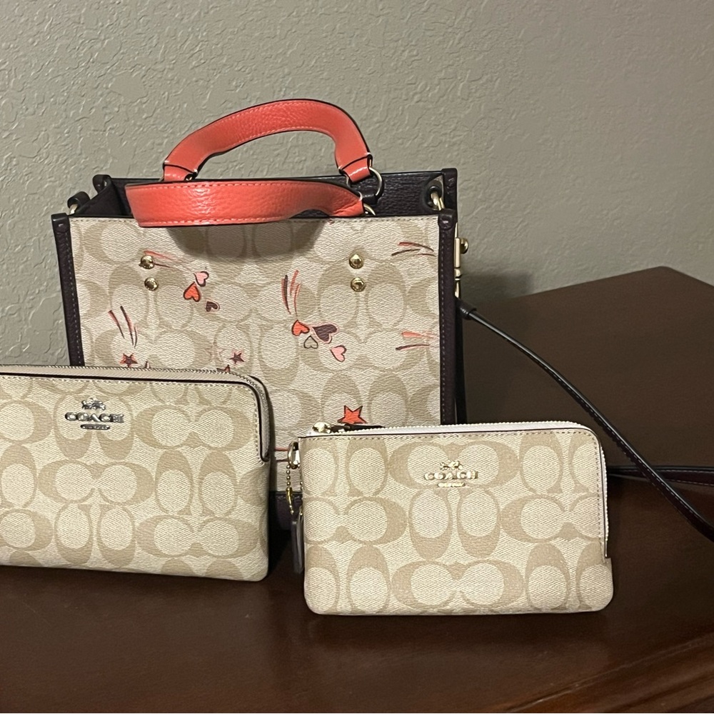 Coach Dempsey 22 Hearts and Stars Handbag with matching wallets